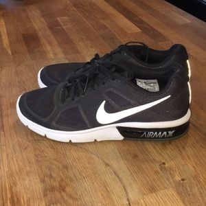 Nike Airmax women’s sneakers